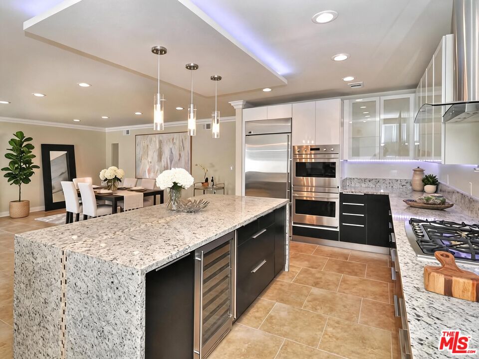 5354 Lindley Ave Unit: 301