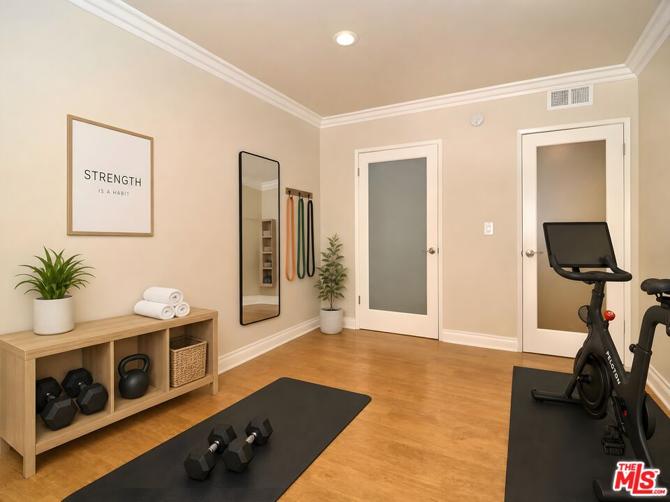 5354 Lindley Ave Unit: 301
