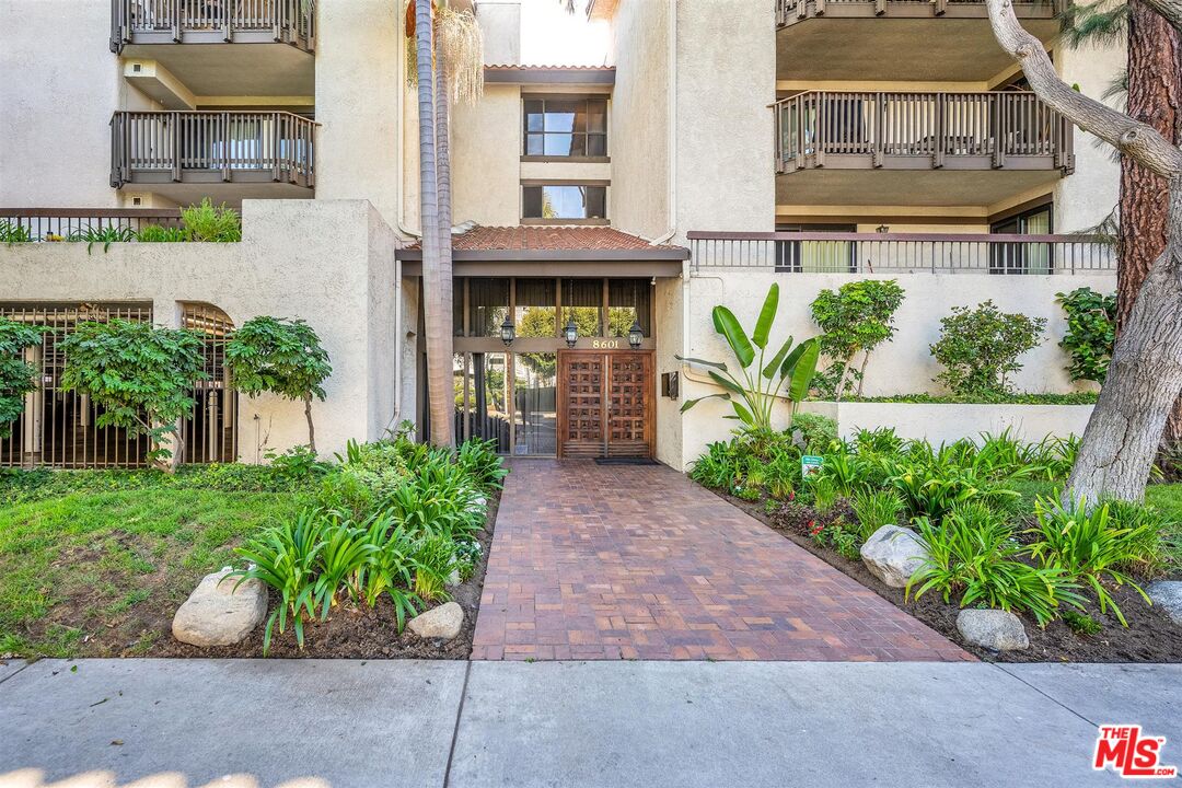 8601 Falmouth Ave Unit: 215