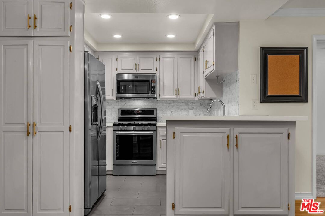 8601 Falmouth Ave Unit: 215