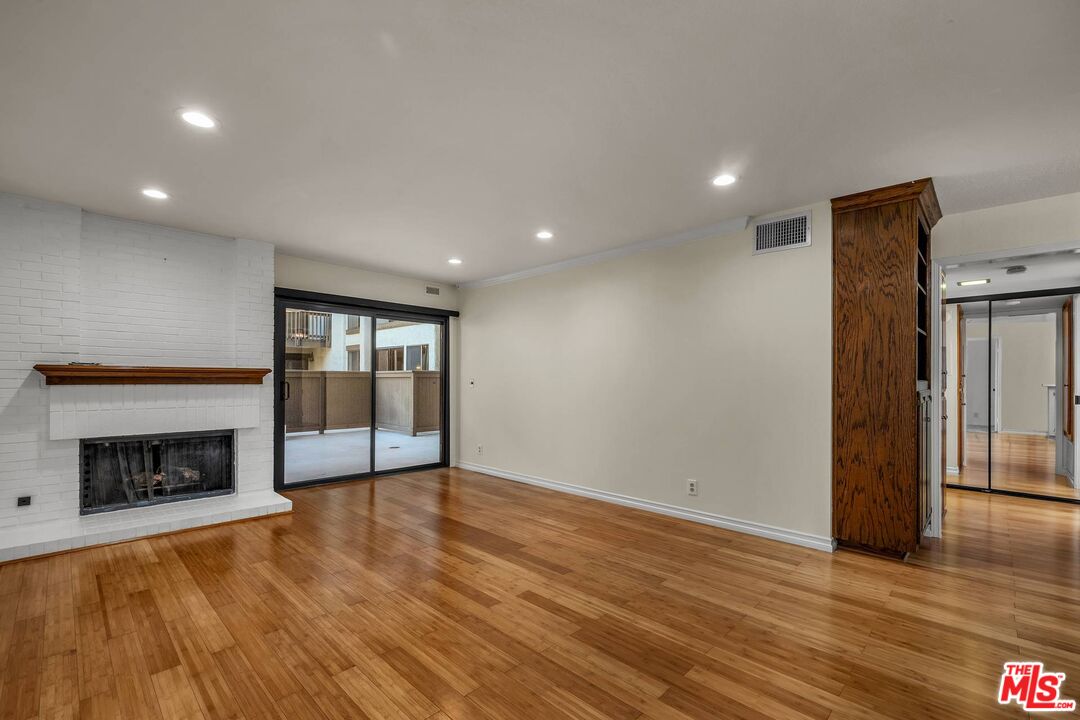 8601 Falmouth Ave Unit: 215