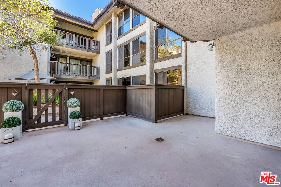 8601 Falmouth Ave Unit: 215