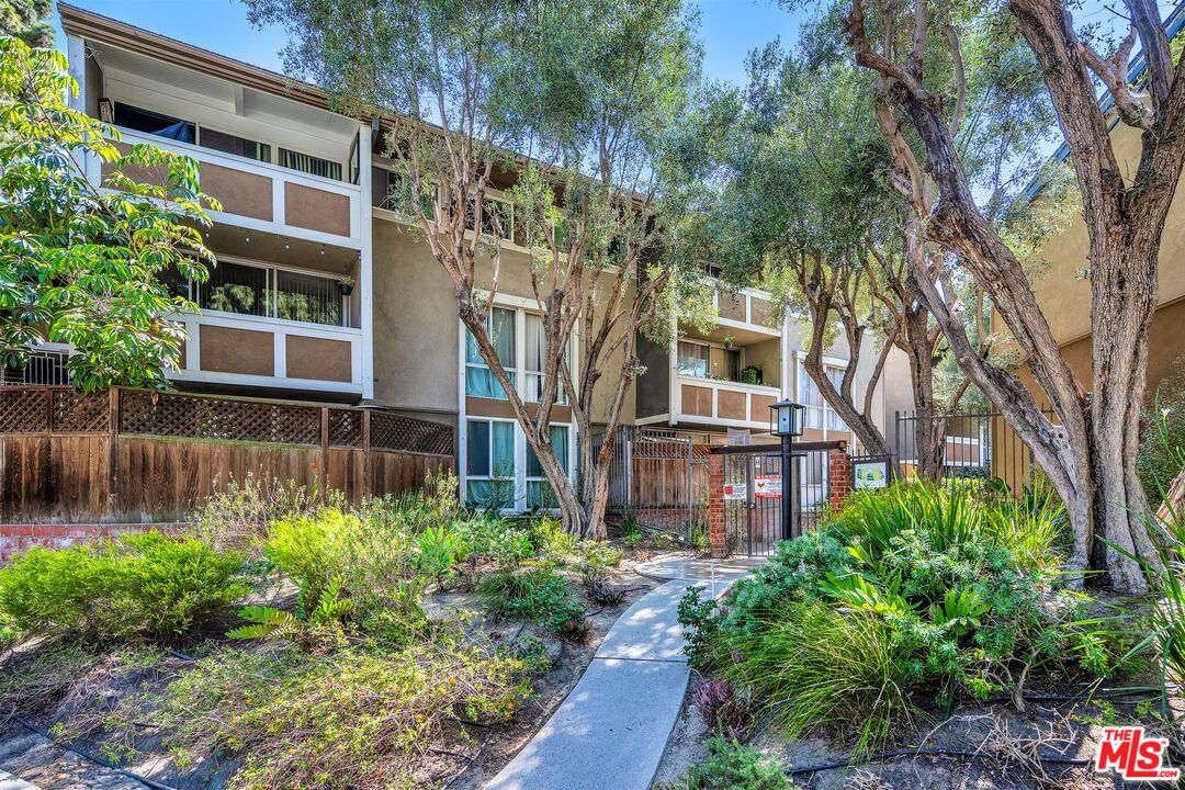 6305 Green Valley Cir Unit: 213