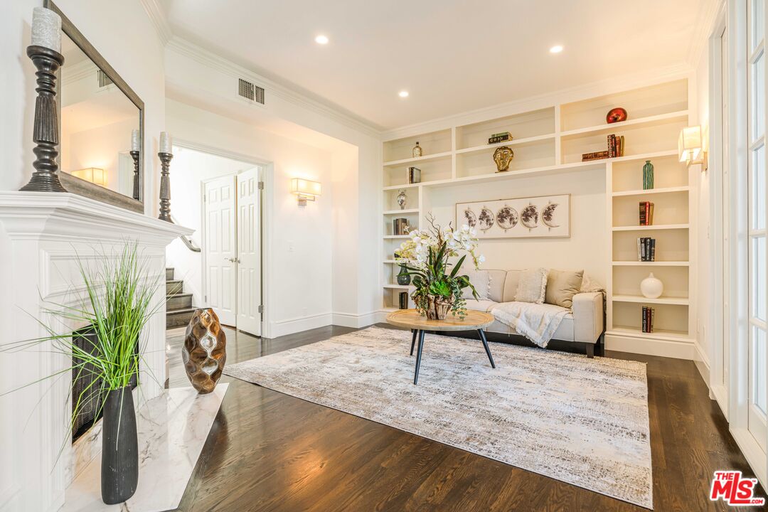 2204 The Terrace