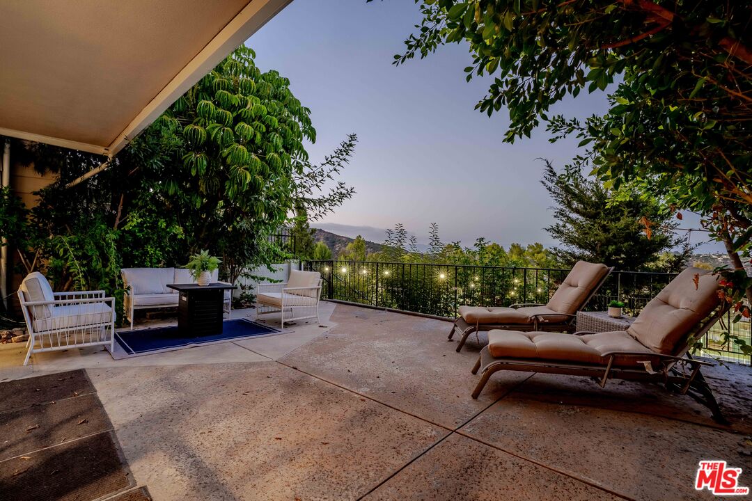 2204 The Terrace