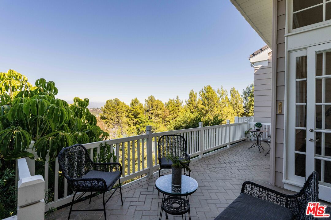2204 The Terrace