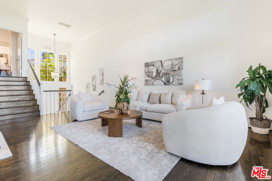 2204 The Terrace