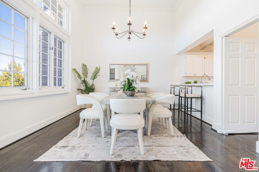 2204 The Terrace