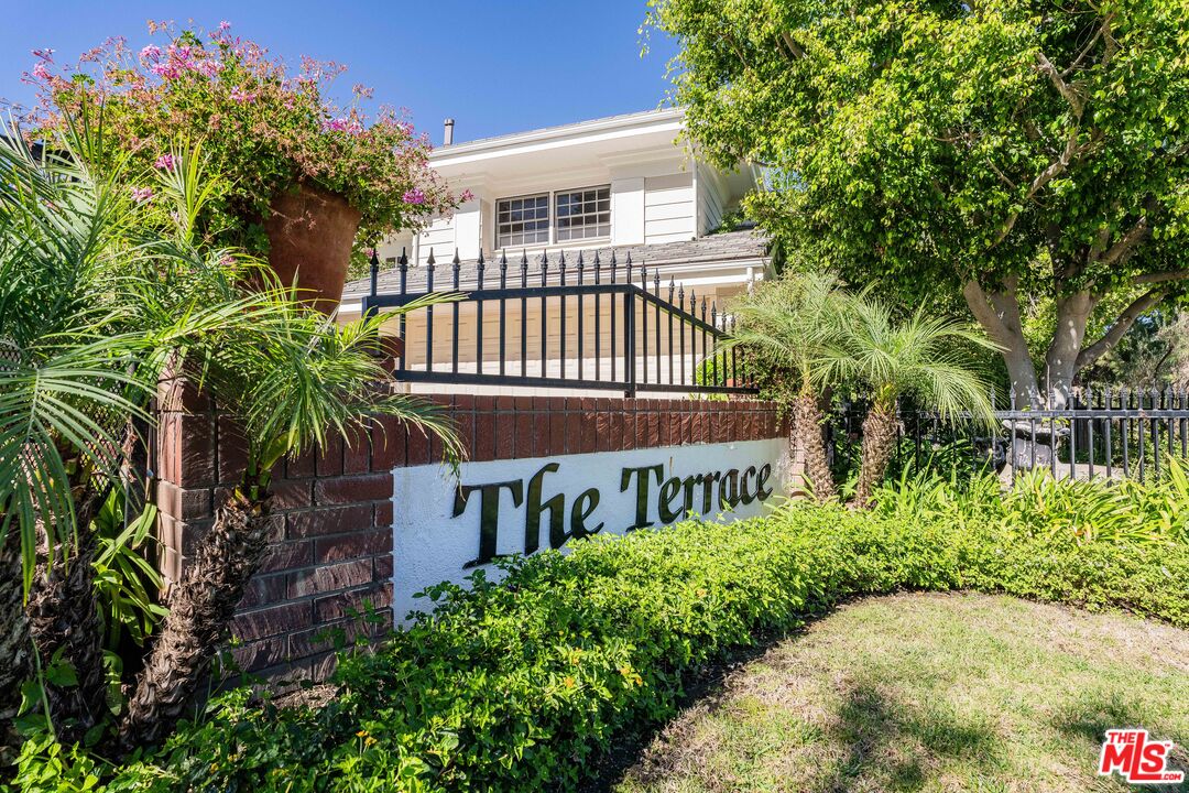 2204 The Terrace