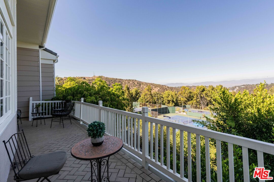 2204 The Terrace