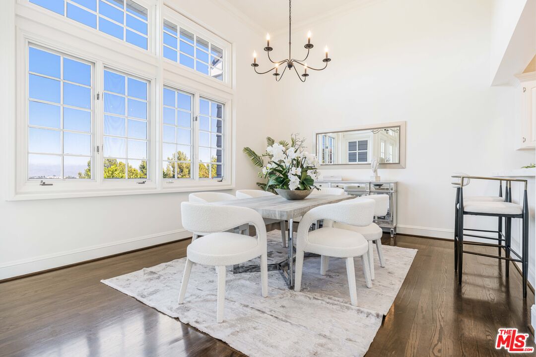 2204 The Terrace