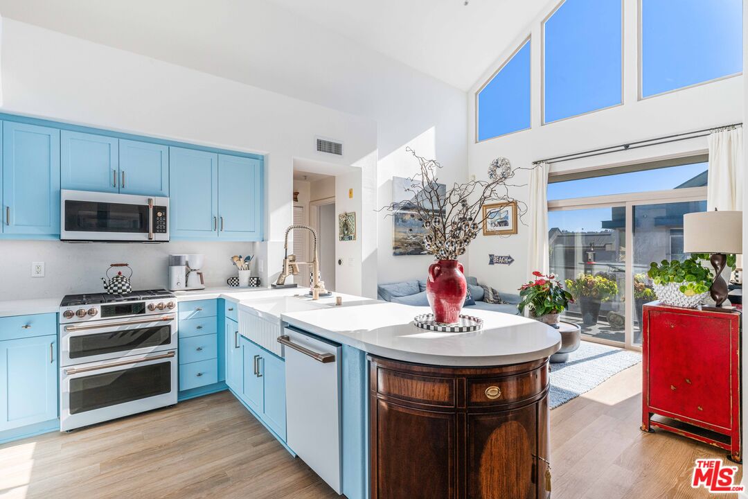 13044 Pacific Promenade Prome Unit: 424