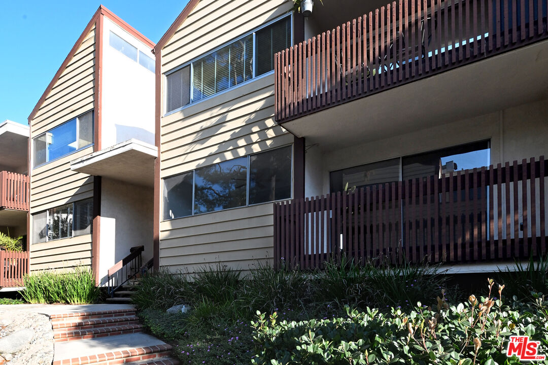 6000 Canterbury Dr Unit: M122