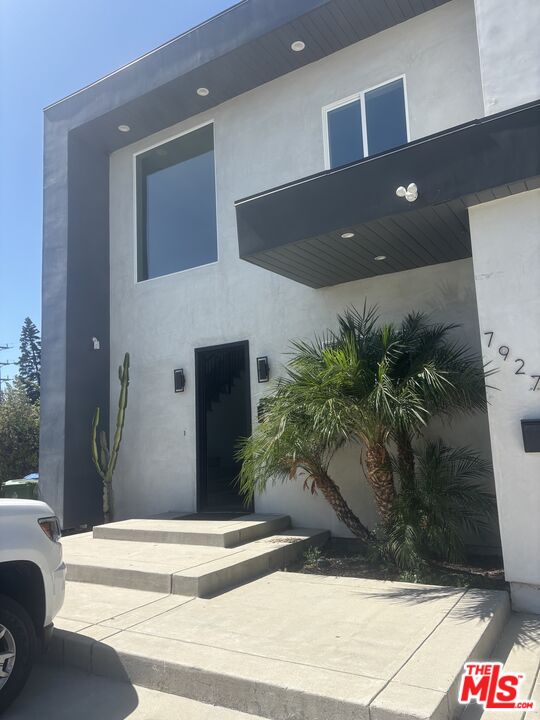 7925 Kittyhawk Ave