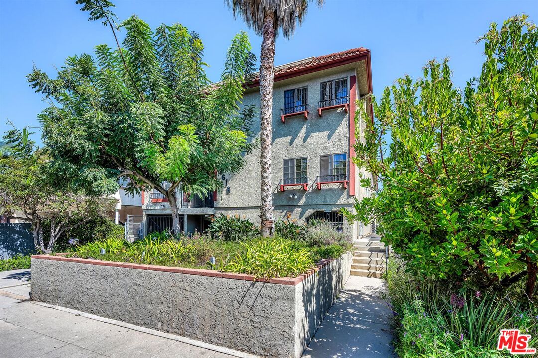 3618 Keystone Ave Unit: 1