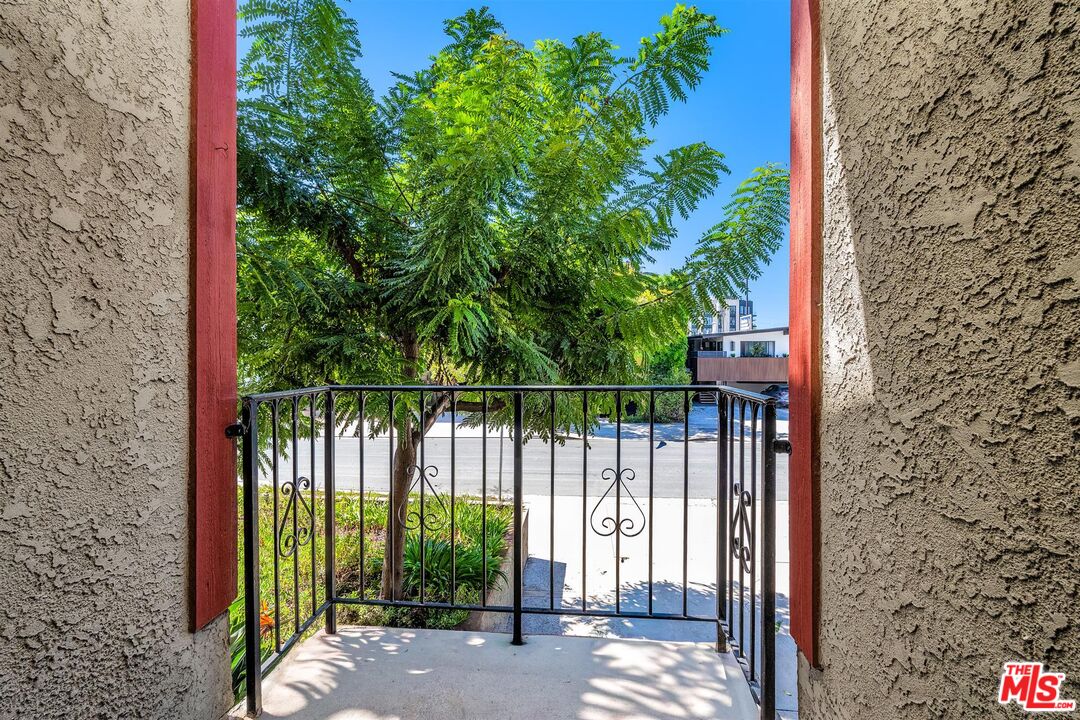 3618 Keystone Ave Unit: 1