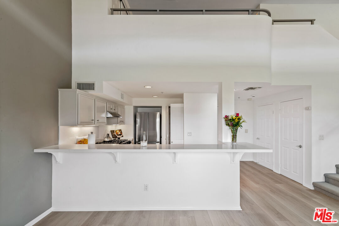 13200 Pacific Promenade Unit: 438