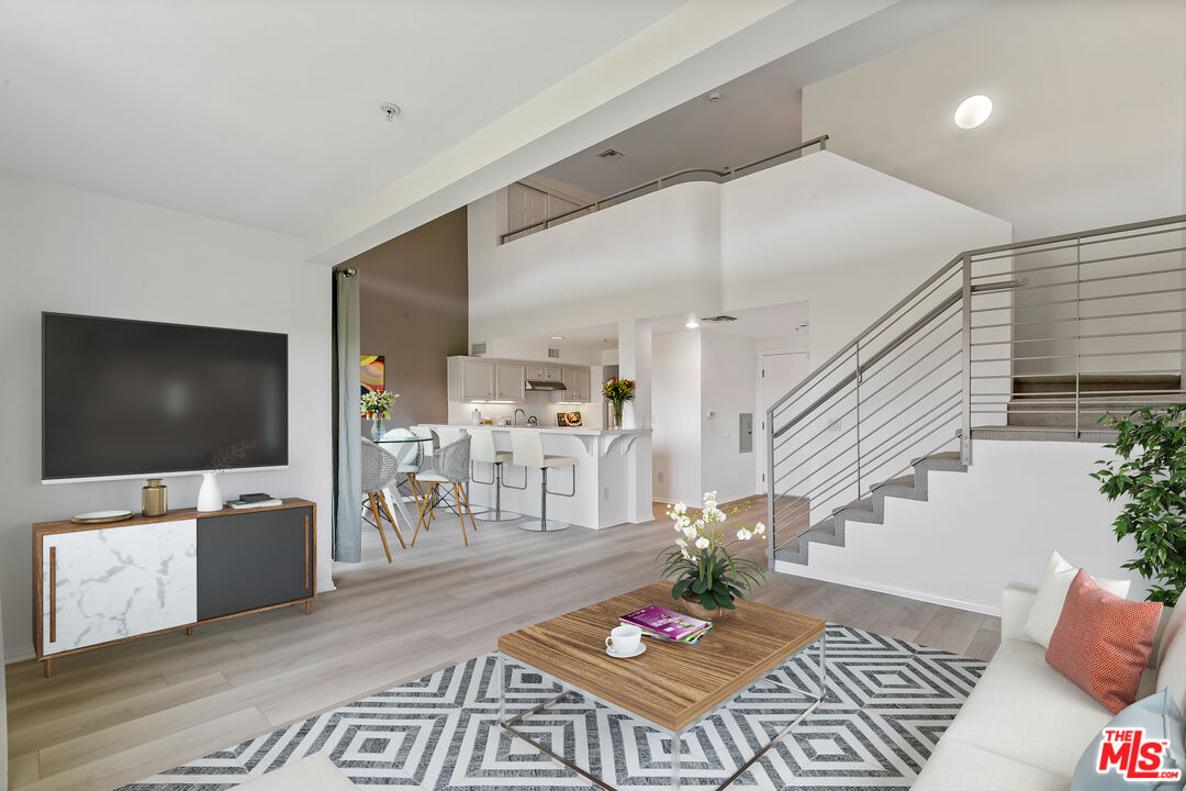 13200 Pacific Promenade Unit: 438