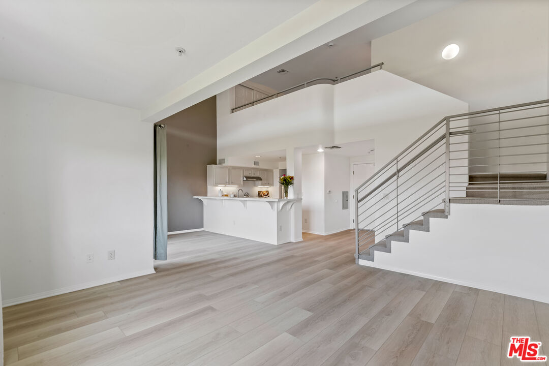 13200 Pacific Promenade Unit: 438