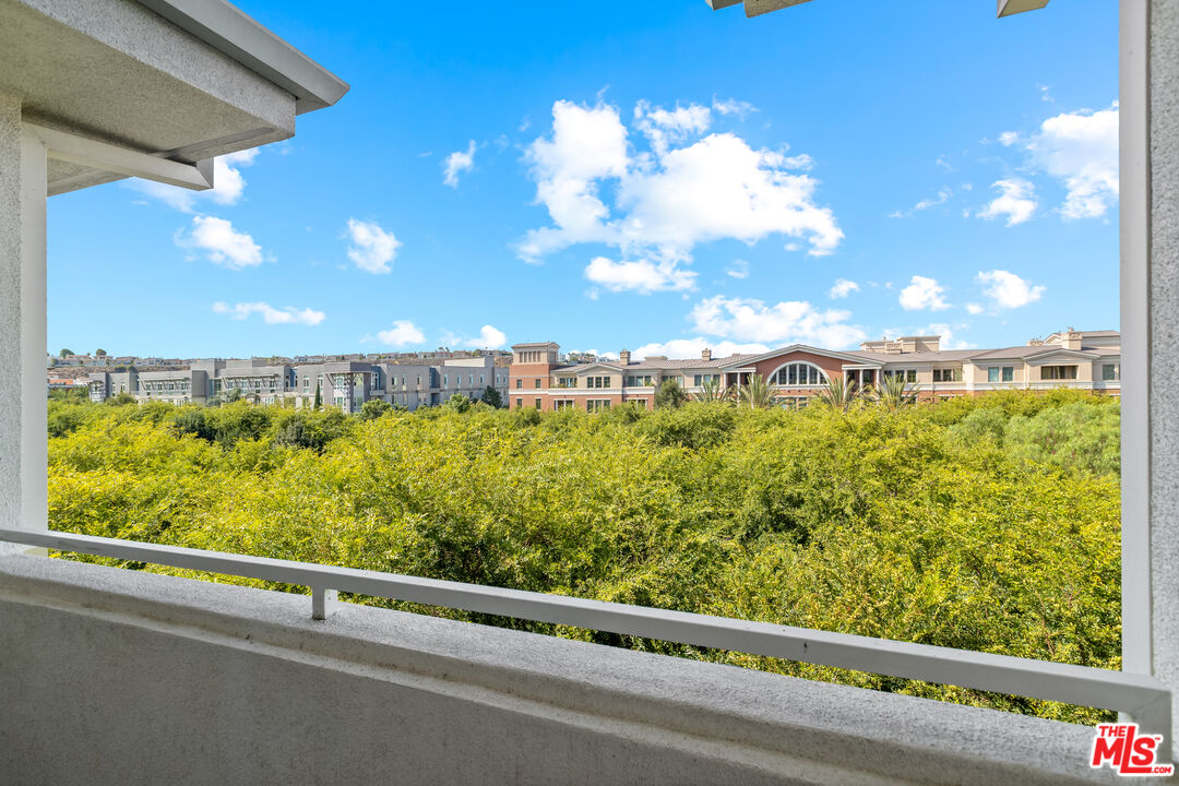 13200 Pacific Promenade Unit: 438