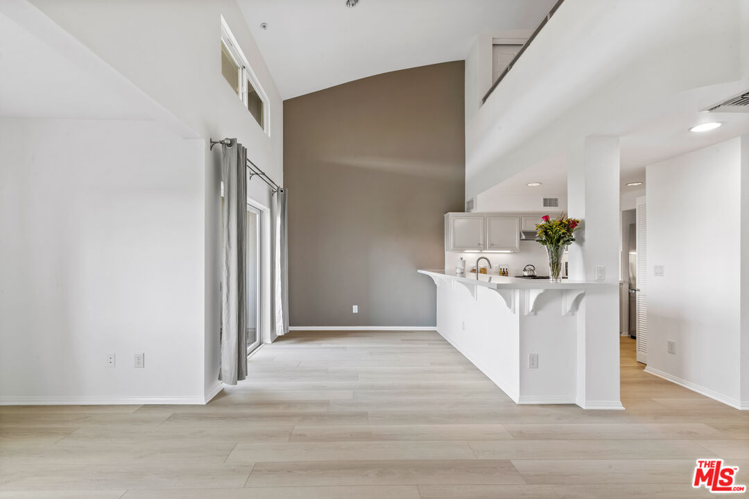 13200 Pacific Promenade Unit: 438