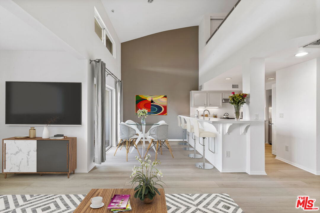13200 Pacific Promenade Unit: 438