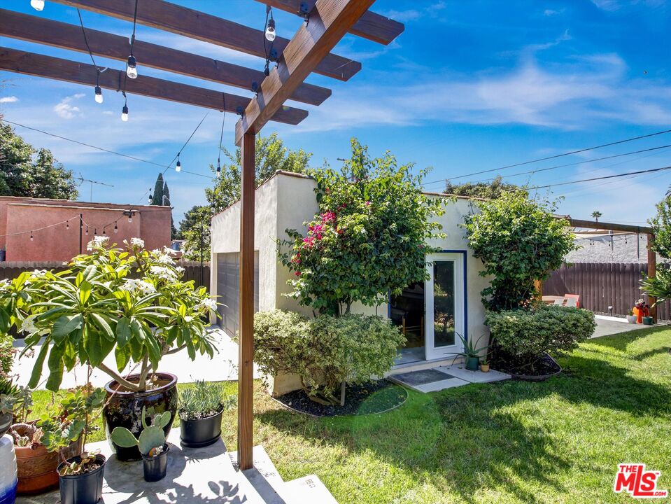 2907 Potomac Ave