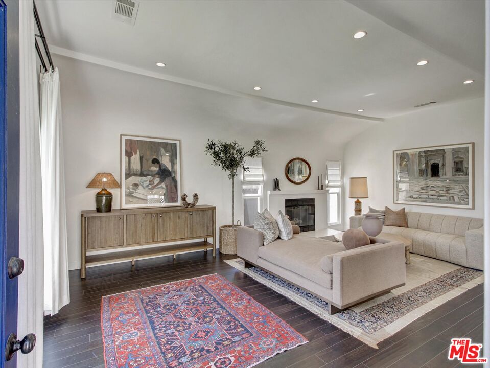 2907 Potomac Ave
