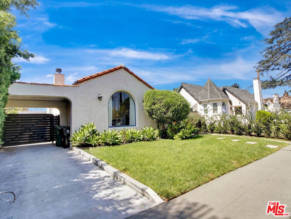 2907 Potomac Ave