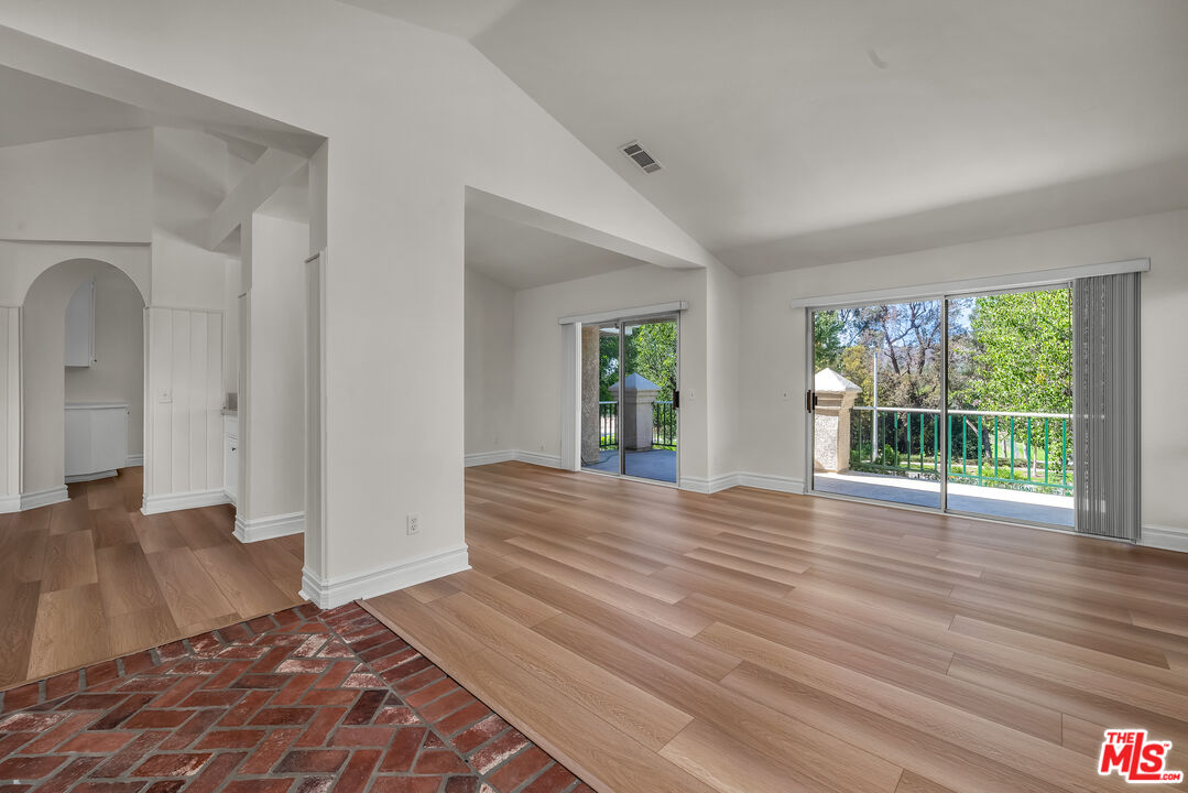 455 Kennerick Ln