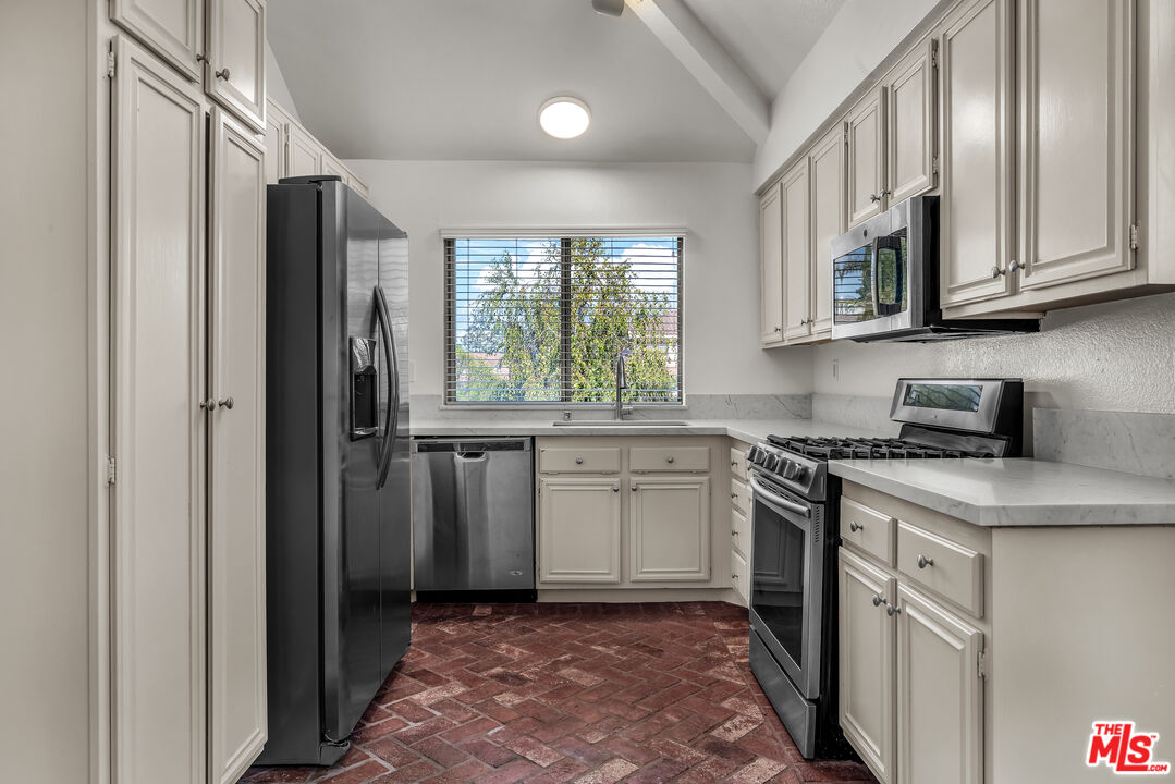 455 Kennerick Ln