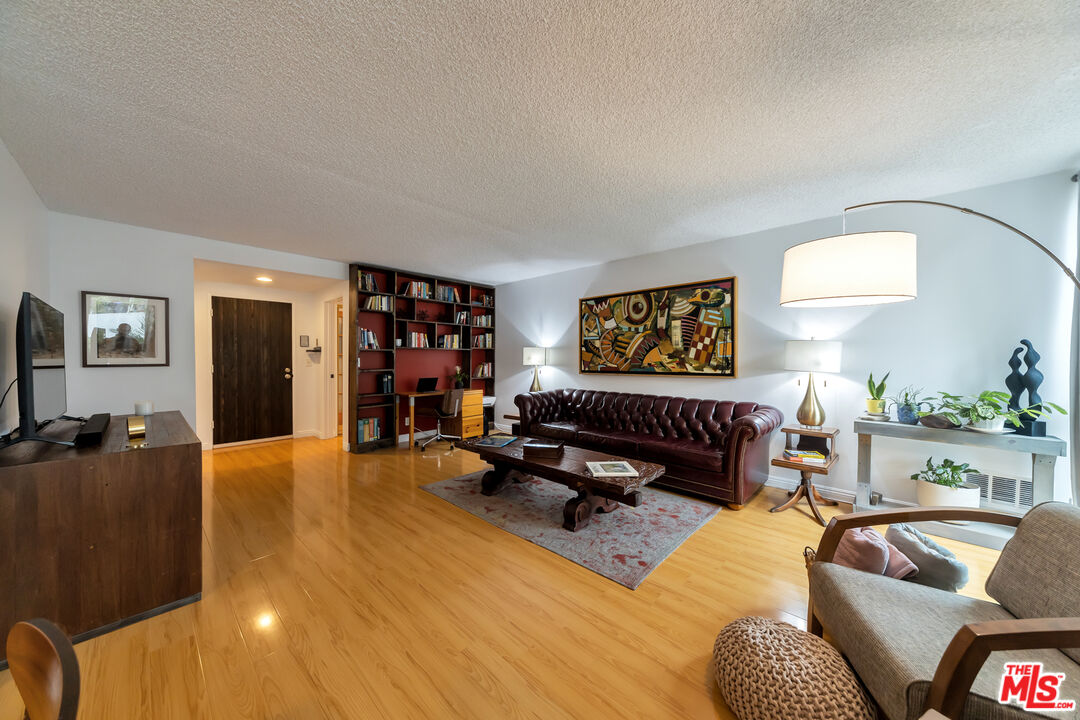 5650 Sumner Way Unit: 104
