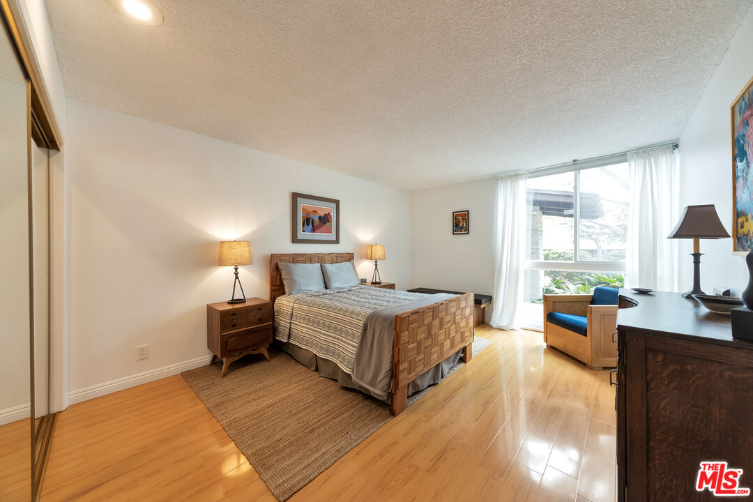 5650 Sumner Way Unit: 104