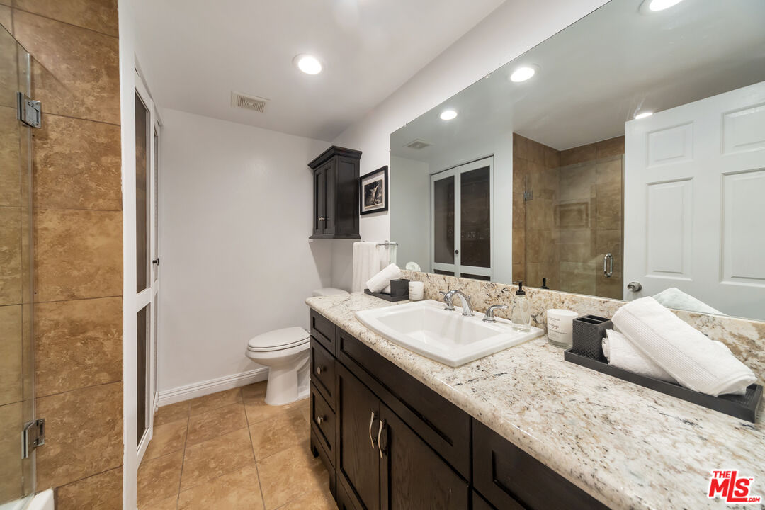 5650 Sumner Way Unit: 104