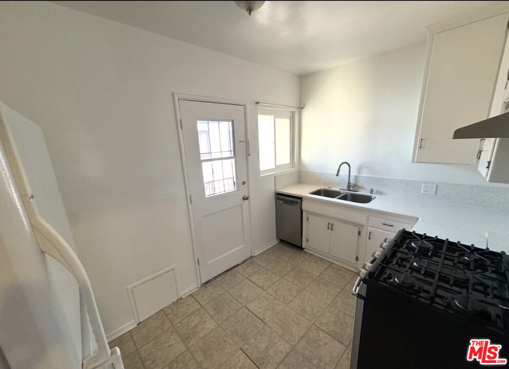 12204 Washington Pl Unit: 1/2