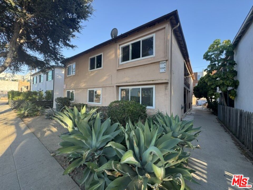 12204 Washington Pl Unit: 1/2