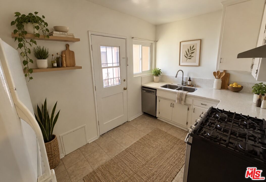 12204 Washington Pl Unit: 1/2