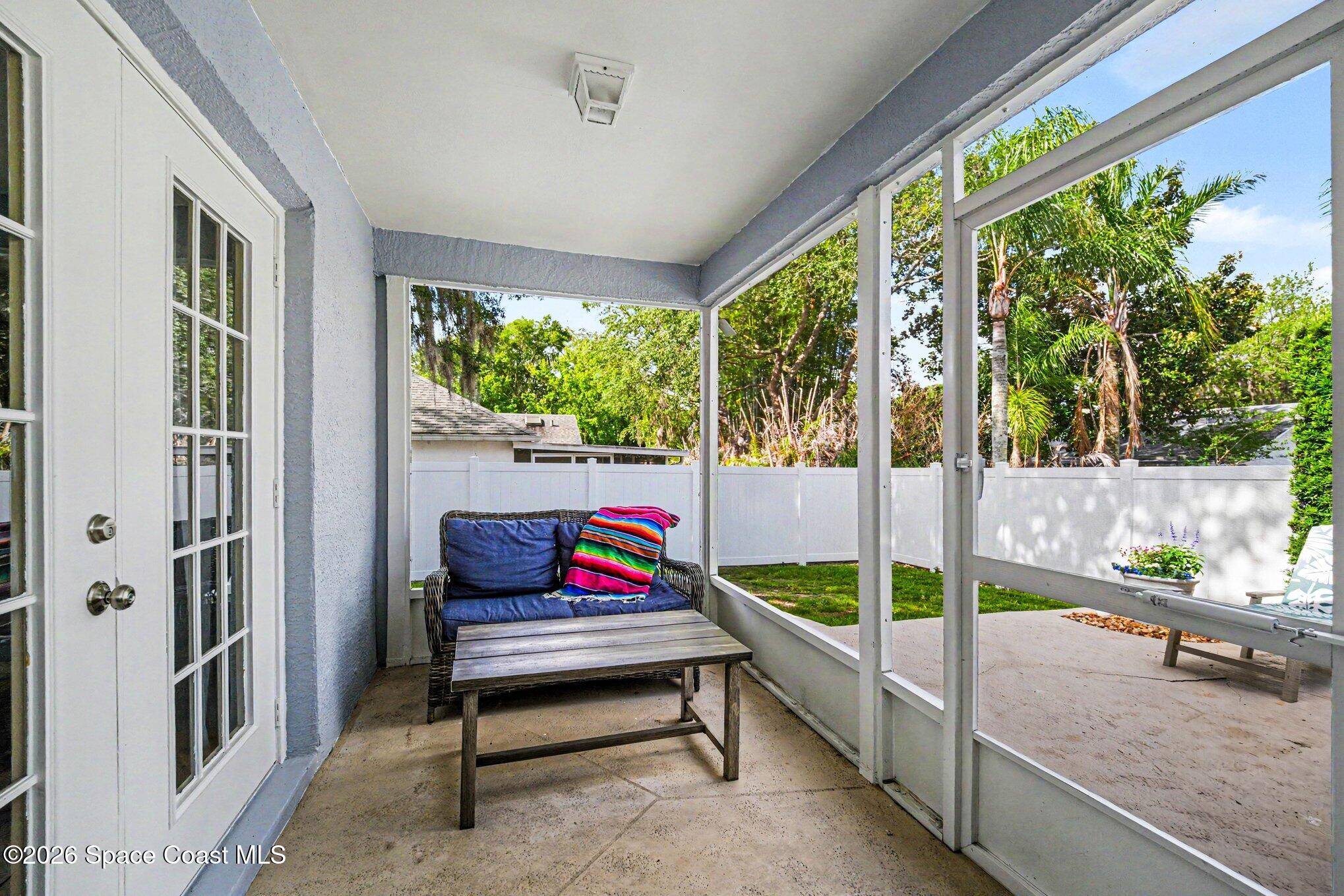 5534 Oak Hollow Drive