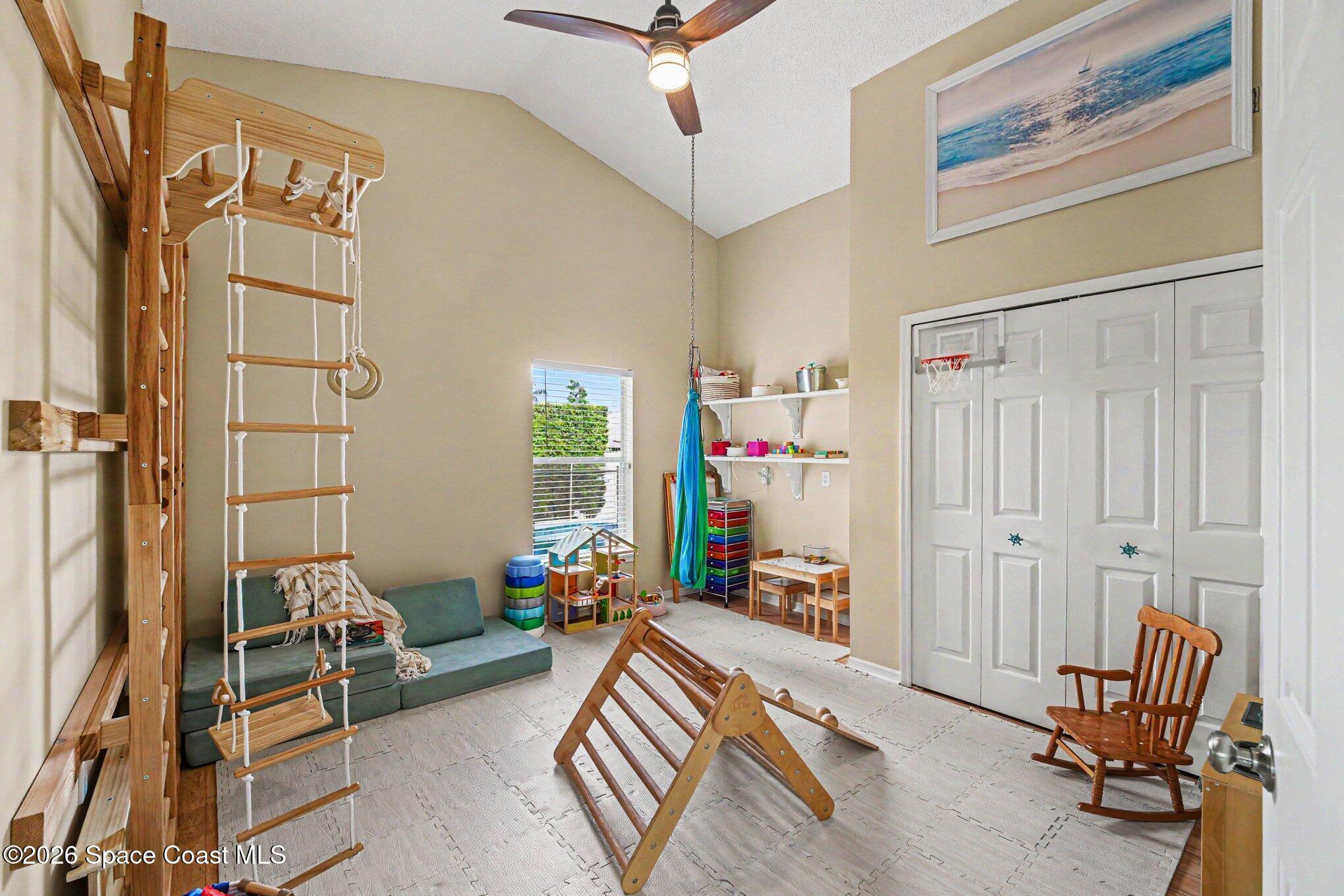 5534 Oak Hollow Drive