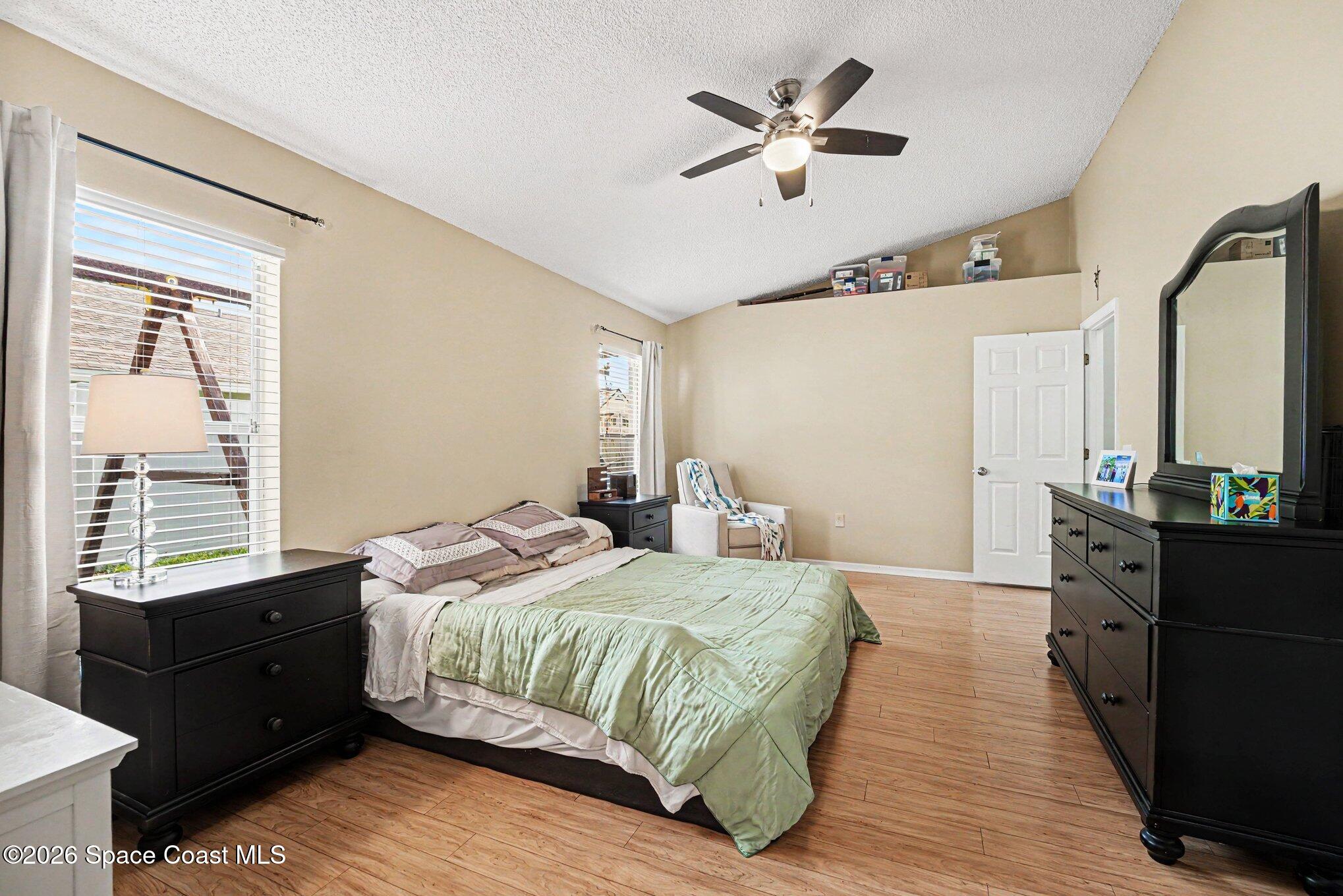 5534 Oak Hollow Drive