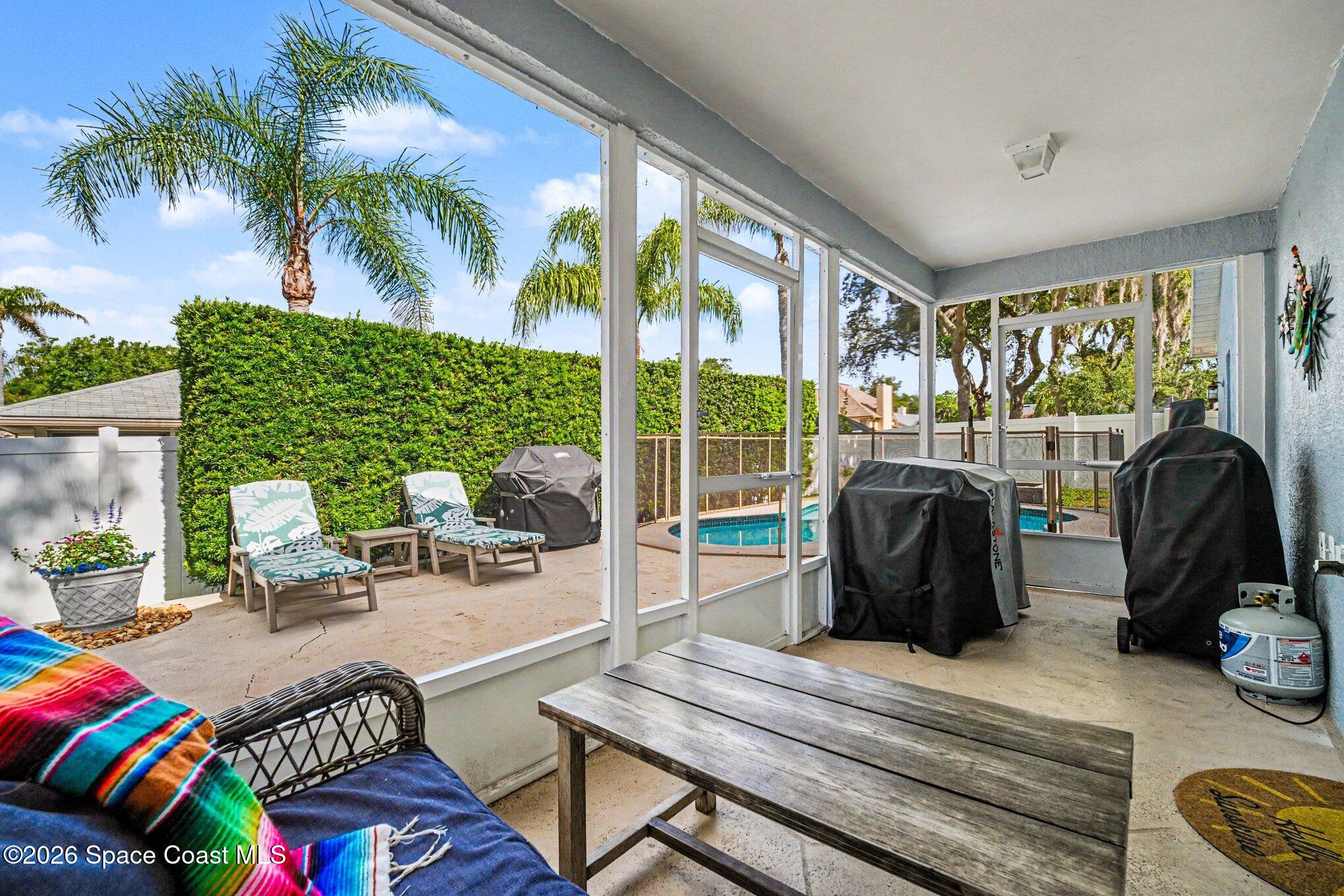 5534 Oak Hollow Drive