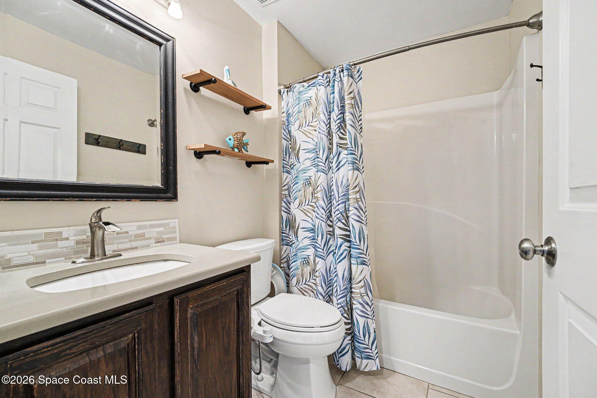 5534 Oak Hollow Drive