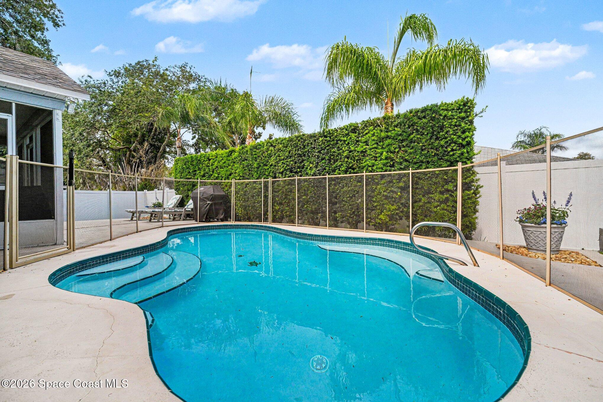 5534 Oak Hollow Drive