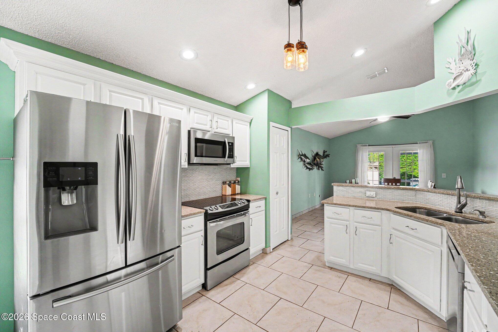 5534 Oak Hollow Drive
