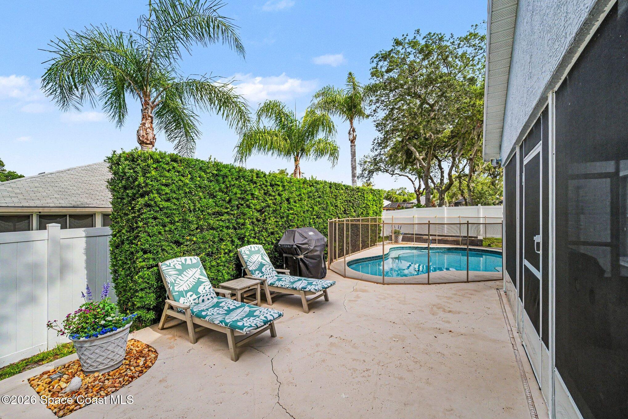 5534 Oak Hollow Drive