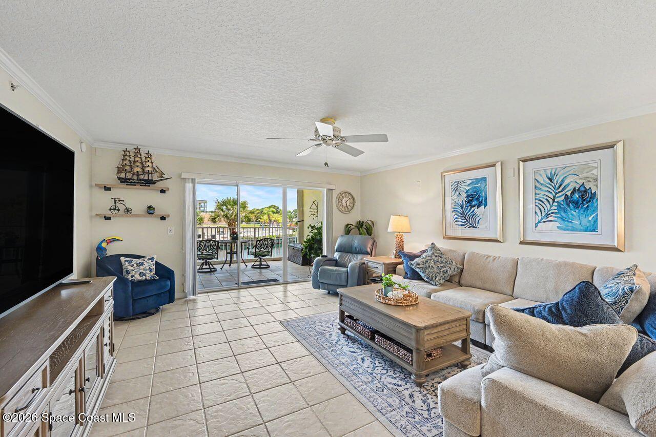 8941 Lake Drive 202