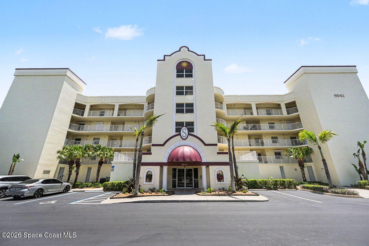 8941 Lake Drive 202