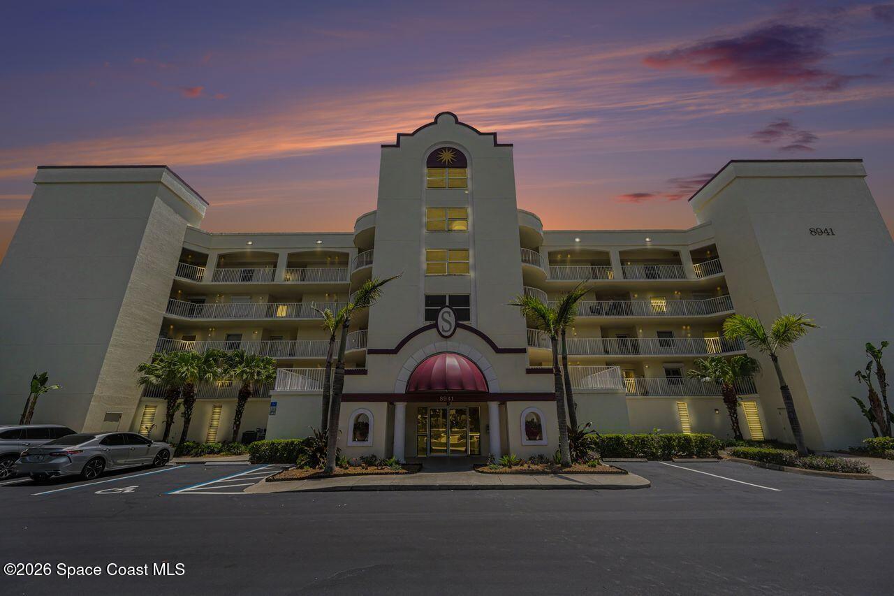 8941 Lake Drive 202