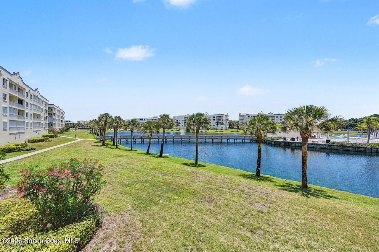 8941 Lake Drive 202