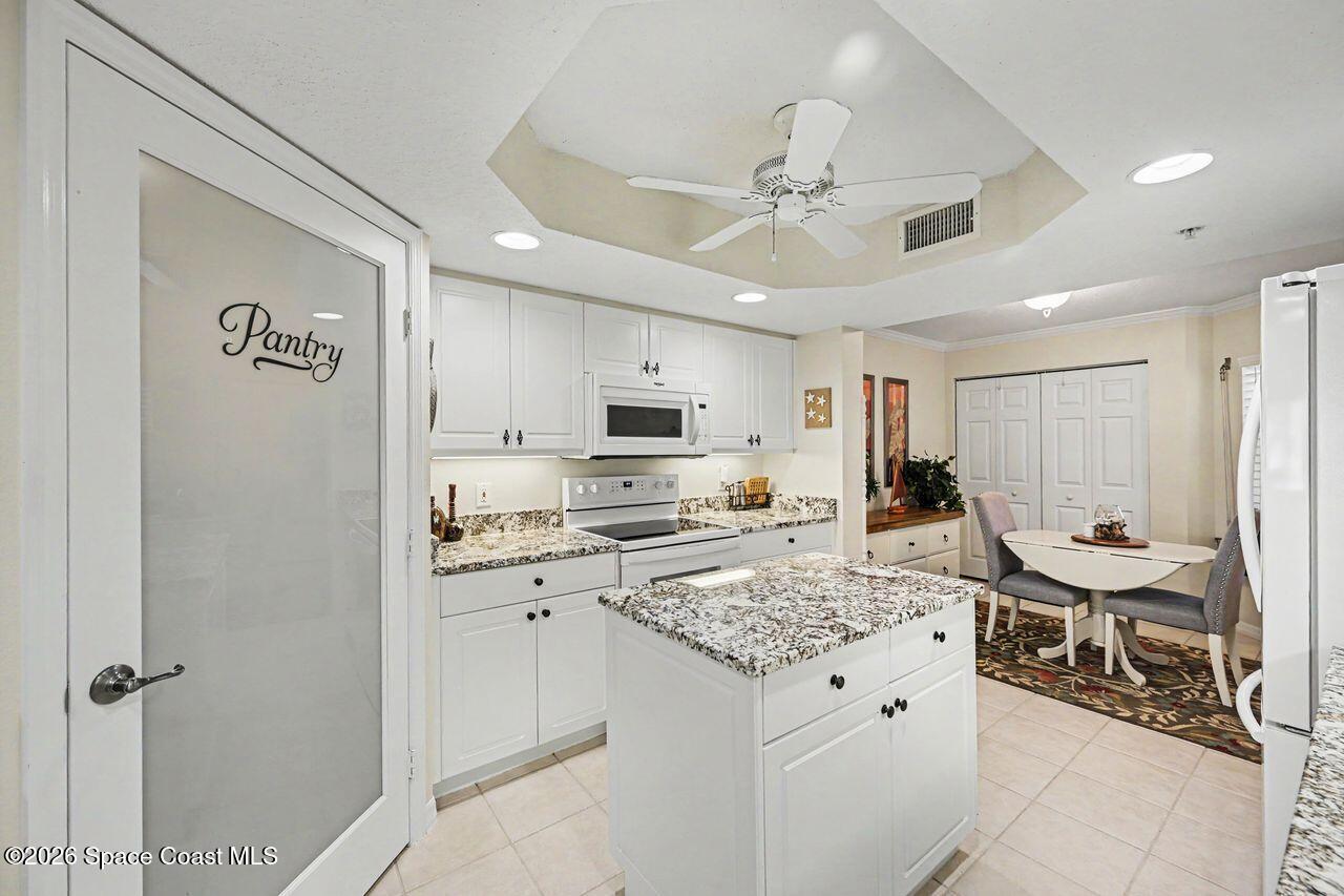 8941 Lake Drive 202